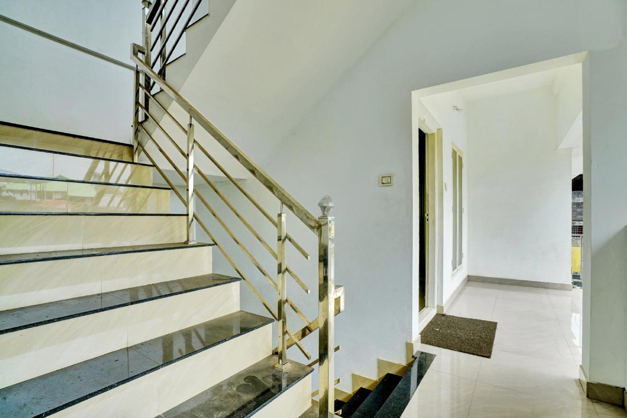 Collection O 81026 Suqoon Premium Stays Kochi Bagian luar foto