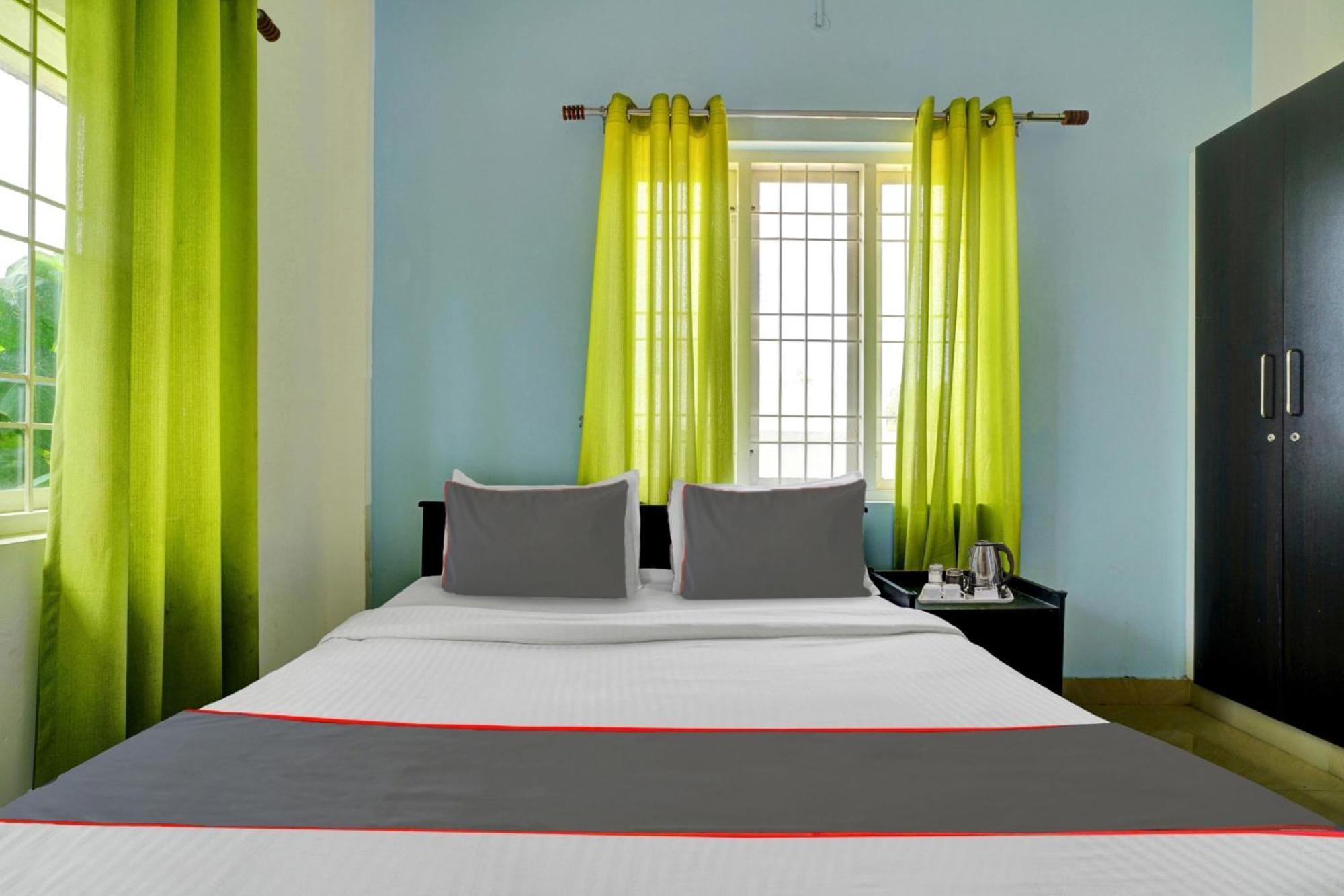 Collection O 81026 Suqoon Premium Stays Kochi Bagian luar foto