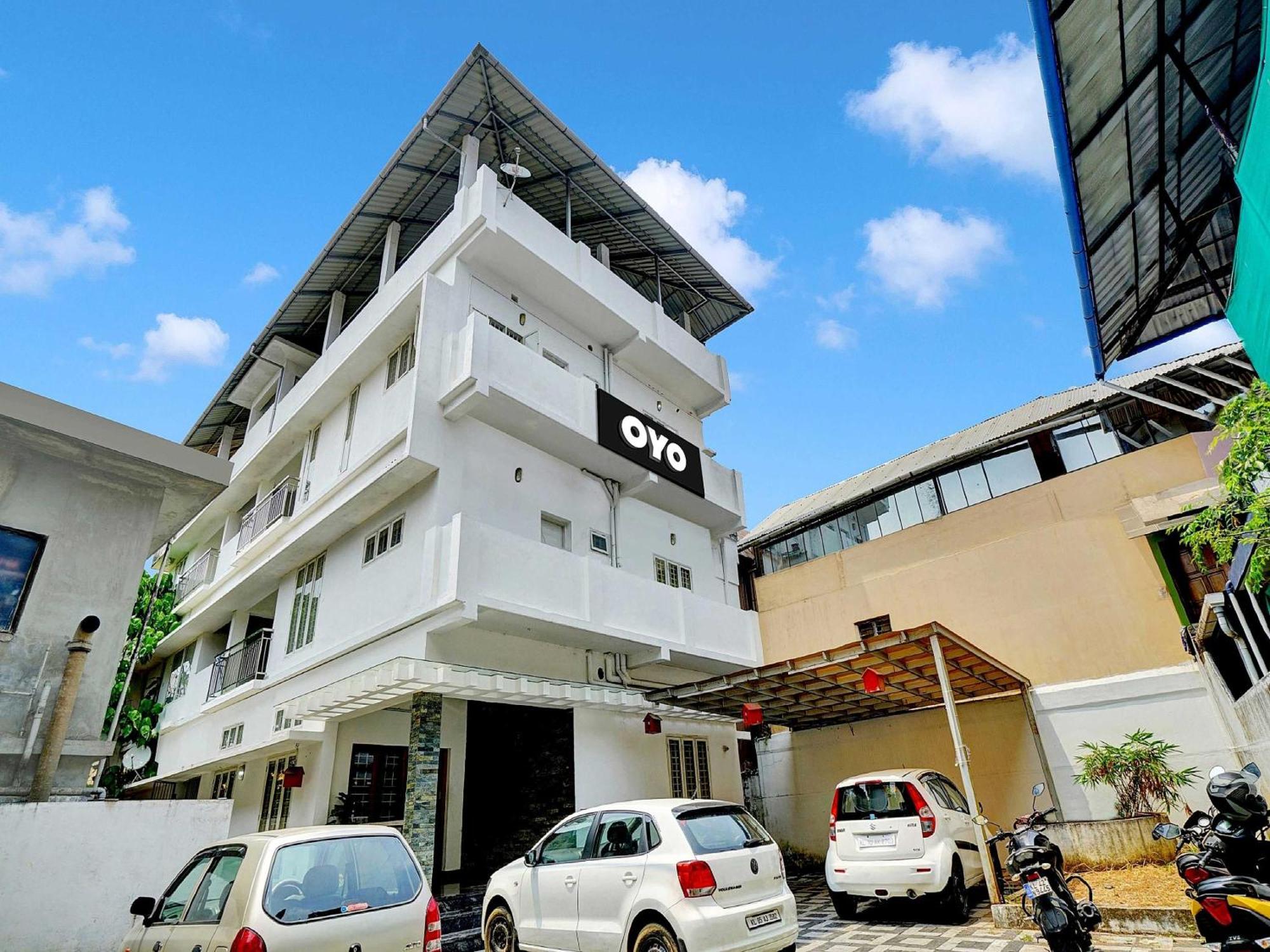 Collection O 81026 Suqoon Premium Stays Kochi Bagian luar foto